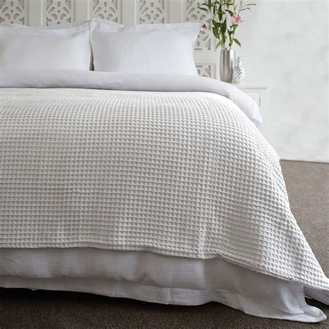The Perfect Gift: Linen Waffle Blankets for Your Loved Ones